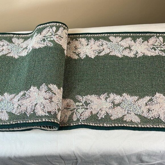 Holiday Tapestry Like Table Runner 72" Pinecones and Berries Family Gathering - Picture 7 of 8